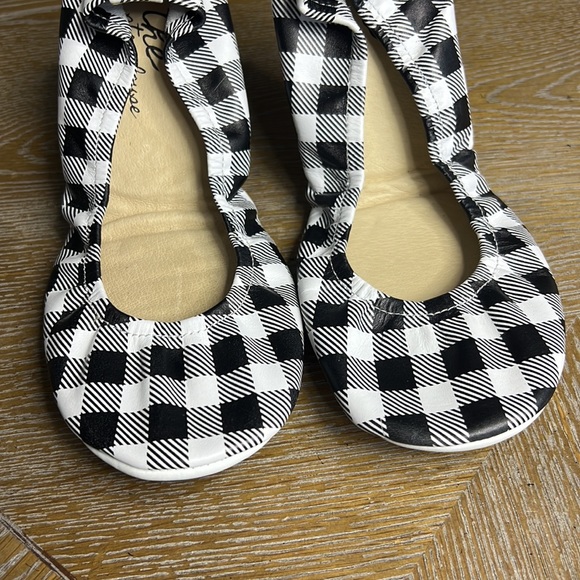 THE STOREHOUSE FLATS Foldable Ballet Plaid Gingham Black White 7 - Picture 2 of 7